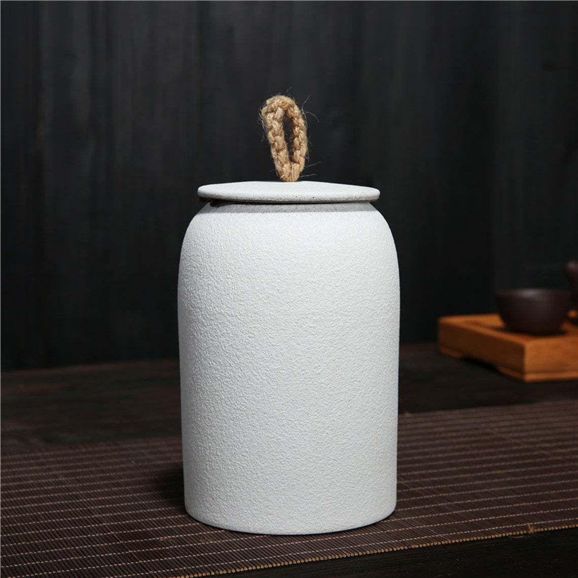 Liefde Pet or Keepsake Ashes Urn-Pet Urn for Ashes-Cremation Urns- The cremation urns for ashes and keepsakes for ashes come in a variety of styles to suit most tastes, decor and different volumes of funeral ashes.