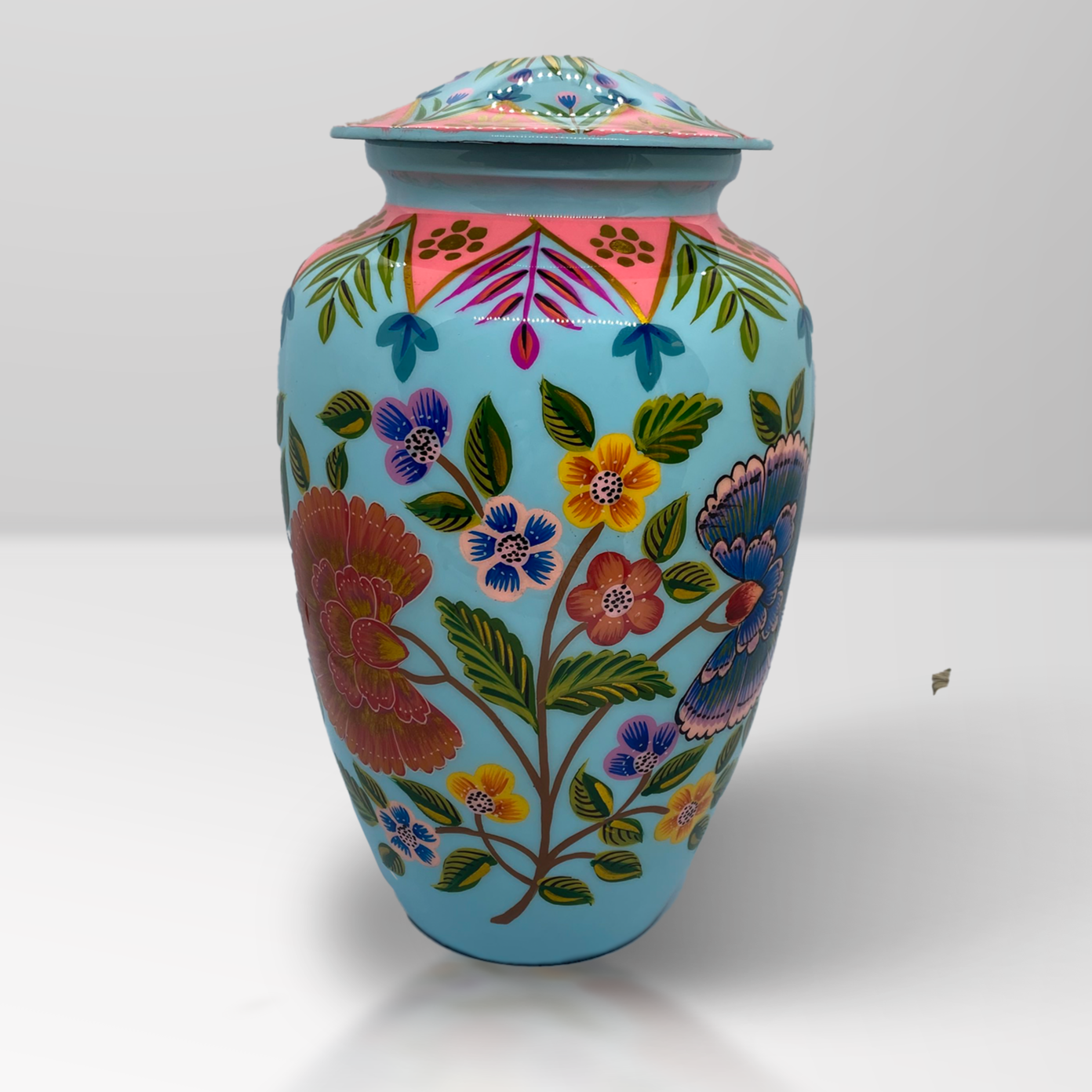 Florea Adult Ashes Urn-Adult Urn for Ashes-Cremation Urns- The cremation urns for ashes and keepsakes for ashes come in a variety of styles to suit most tastes, decor and different volumes of funeral ashes.