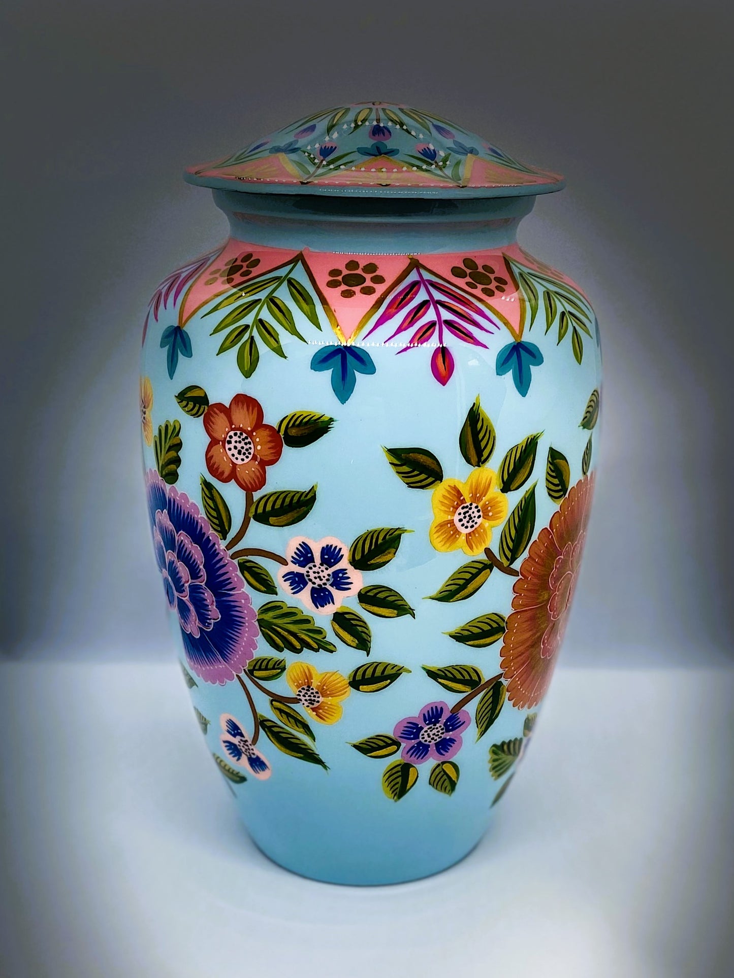 Florea Adult Ashes Urn-Adult Urn for Ashes-Cremation Urns- The cremation urns for ashes and keepsakes for ashes come in a variety of styles to suit most tastes, decor and different volumes of funeral ashes.