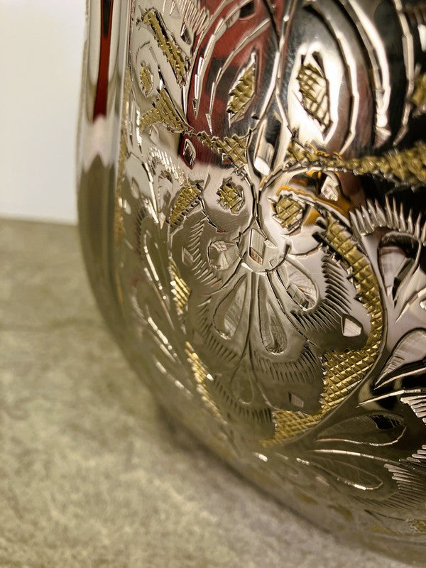 Carinoso Adult Ashes Urn-Adult Urn for Ashes-Cremation Urns- The cremation urns for ashes and keepsakes for ashes come in a variety of styles to suit most tastes, decor and different volumes of funeral ashes.