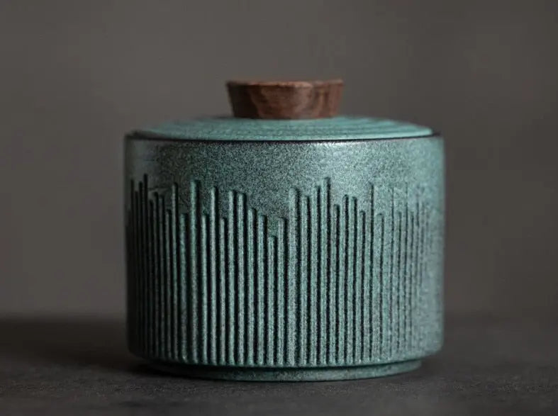 Umarmen Pet or Keepsake Ashes Urn-Pet Urn for Ashes-Cremation Urns- The cremation urns for ashes and keepsakes for ashes come in a variety of styles to suit most tastes, decor and different volumes of funeral ashes.