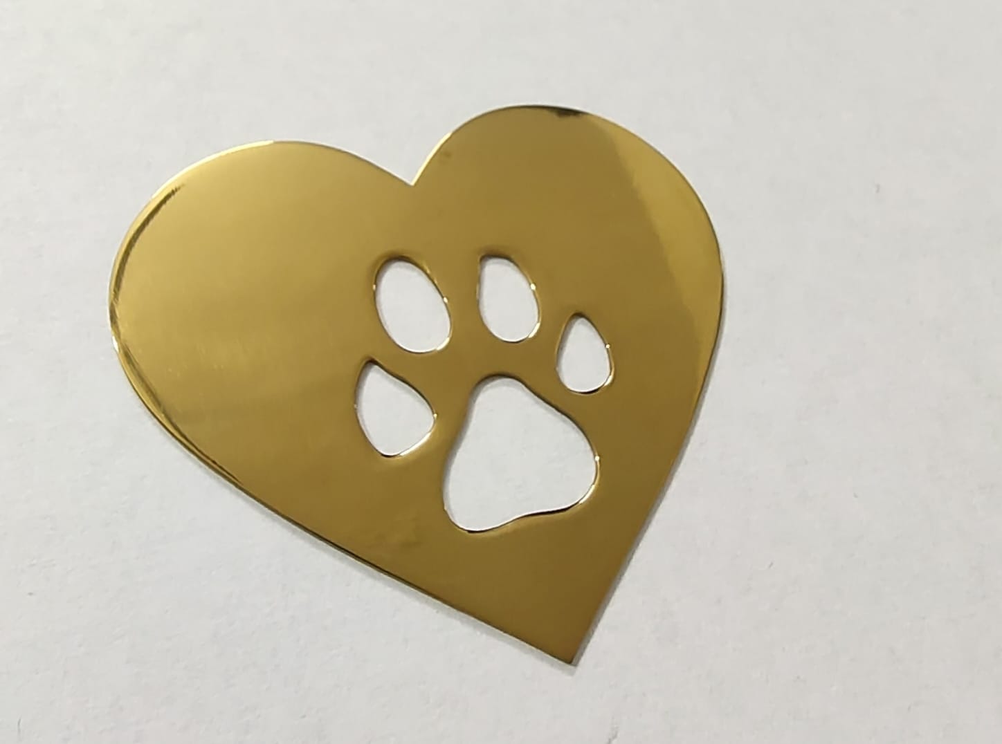 Ardora Emblems-Adult Urn for Ashes-Cremation Urns- The cremation urns for ashes and keepsakes for ashes come in a variety of styles to suit most tastes, decor and different volumes of funeral ashes.