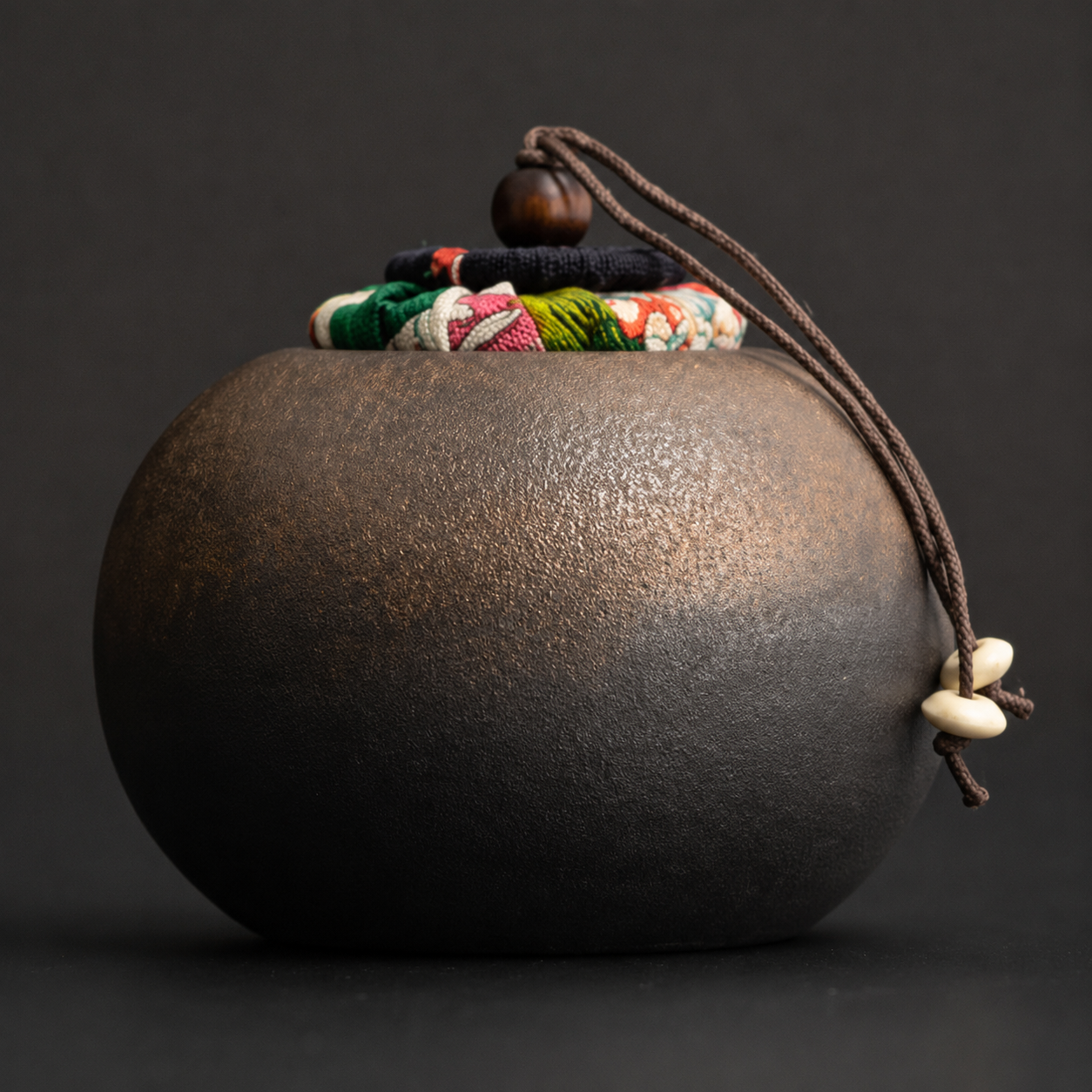 Sukoon Pet or Keepsake Ashes Urn-Pet Urn for Ashes-Cremation Urns- The cremation urns for ashes and keepsakes for ashes come in a variety of styles to suit most tastes, decor and different volumes of funeral ashes.