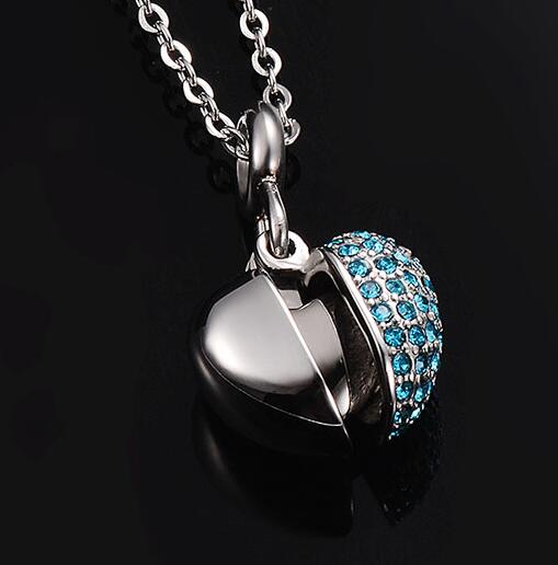 Divan Cremation Ashes Keepsake Pendant-Keepsake Cremation Jewellery-Cremation Urns- The cremation urns for ashes and keepsakes for ashes come in a variety of styles to suit most tastes, decor and different volumes of funeral ashes.